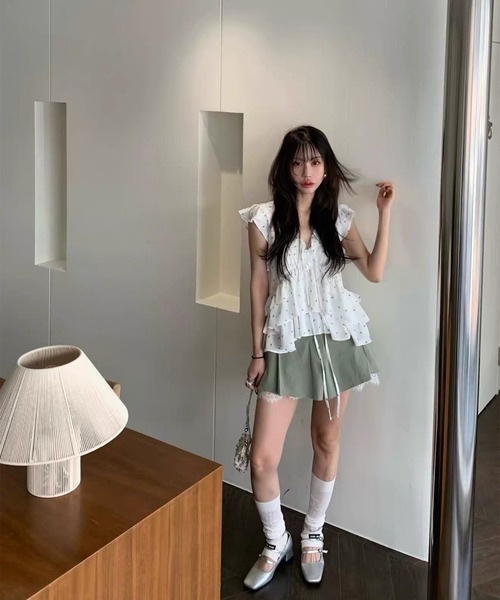 LYEON(リヨン)の「ピンタックフリルティアードブラウス(シャツ/ブラウス・レディース・オフホワイト/ブラック/ブルー・FREE)」の9枚目の写真