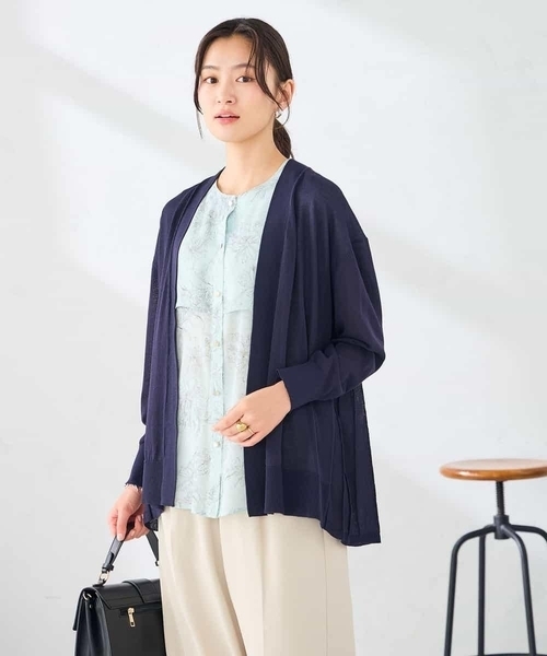 a.v.v(アーヴェヴェ)の「バックプリーツトッパーカーディガン(カーディガン/ボレロ・レディース・ネイビー/グレー系その他・40/38)」の4枚目の写真