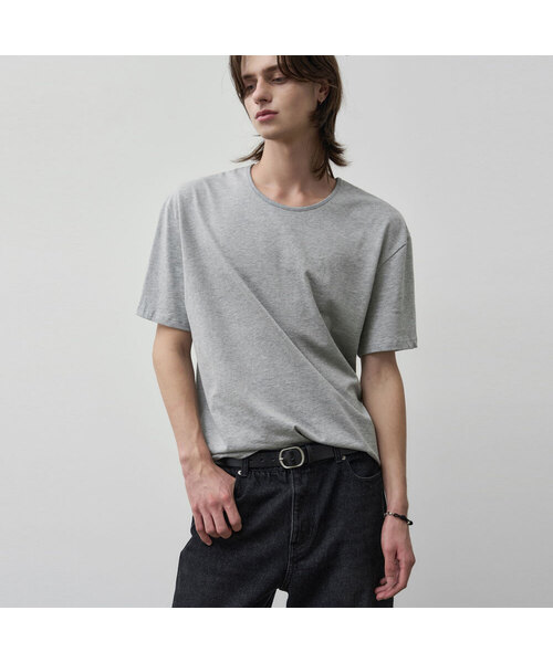 ALYSS（アリス）の「フルイドUネッククロップハーフTシャツ[5COLOR]（Tシャツ/カットソー・メンズ・ホワイト/ライトグレー/ブラック/バーガンディー/チャコール・MEDIUM/LARGE/X-LARGE）」の3枚目の写真