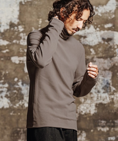 Jih Nunc(ジーヌンク)の「mlt5764- 指ぬき付き起毛タートルネックカットソー(JIH-R1199)(Tシャツ/カットソー・メンズ・ベージュ/ブラック/ワイン・L/M/S)」の5枚目の写真