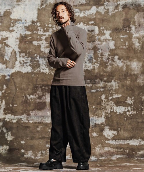 Jih Nunc(ジーヌンク)の「mlt5764- 指ぬき付き起毛タートルネックカットソー(JIH-R1199)(Tシャツ/カットソー・メンズ・ベージュ/ブラック/ワイン・L/M/S)」の7枚目の写真