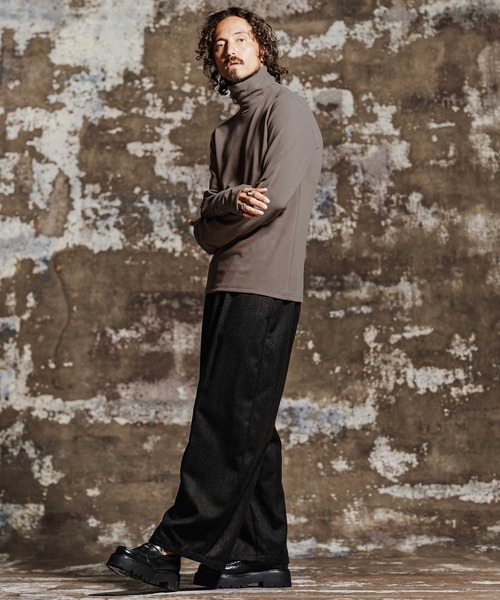Jih Nunc(ジーヌンク)の「mlt5764- 指ぬき付き起毛タートルネックカットソー(JIH-R1199)(Tシャツ/カットソー・メンズ・ベージュ/ブラック/ワイン・L/M/S)」の8枚目の写真