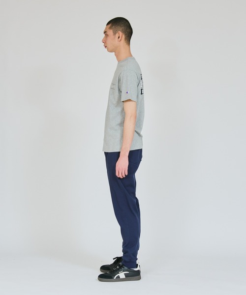 Champion(チャンピオン)の「【Champion/チャンピオン】メンズ ベーシック ショートスリーブTシャツ(Tシャツ/カットソー・メンズ・グレー/ブラック/オリーブ/ホワイト・LARGE/X-LARGE/MEDIUM)」の9枚目の写真