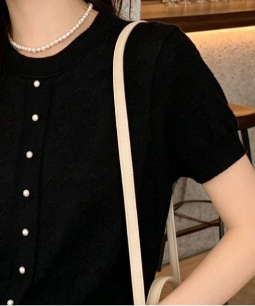 &soiree(アンドソワレ)の「ジャガードパール付クルーネックカーディガン風トップス(Tシャツ/カットソー・レディース・アイボリー/ピンク/レッド/ブラック/ホワイト・FREE)」の7枚目の写真