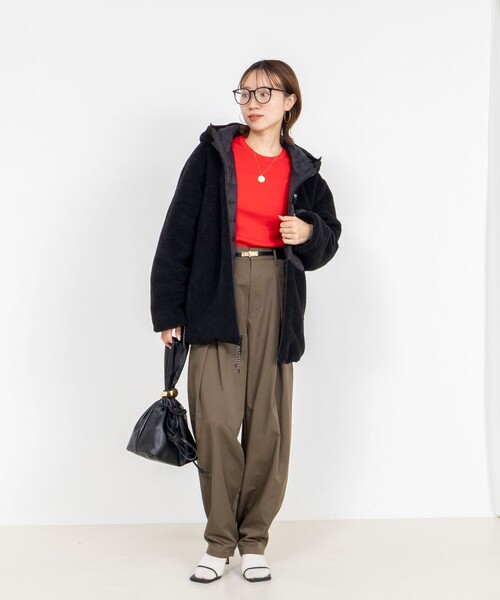NOLLEY’S（ノーリーズ）の「◇【WEB限定】【TAION/タイオン】ボア×ダウンフーミドル丈ダウン(リバーシブル)（ダウンジャケット/コート・レディース・ネイビー/ブラック・S/M）」の4枚目の写真