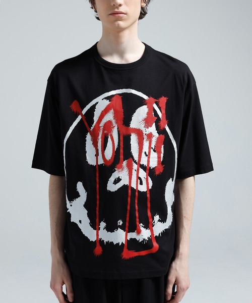 Y-3(ワイスリー)の「Y-3 CHITO GRAPHIC SHORT SLEEVE TEE(Tシャツ/カットソー・メンズ・ブラック・X-SMALL/SMALL/MEDIUM/LARGE/X-LARGE/XX-LARGE/XX-SMALL)」の5枚目の写真