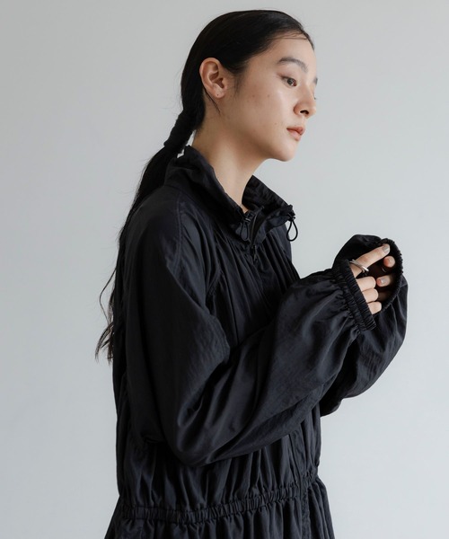 LOWRYS FARM(ローリーズファーム)の「ナイロンバルーンミドルブルゾン 1049004(ワンピース・レディース・ライトグリーン/ブラック/アイボリー・FREE)」の13枚目の写真