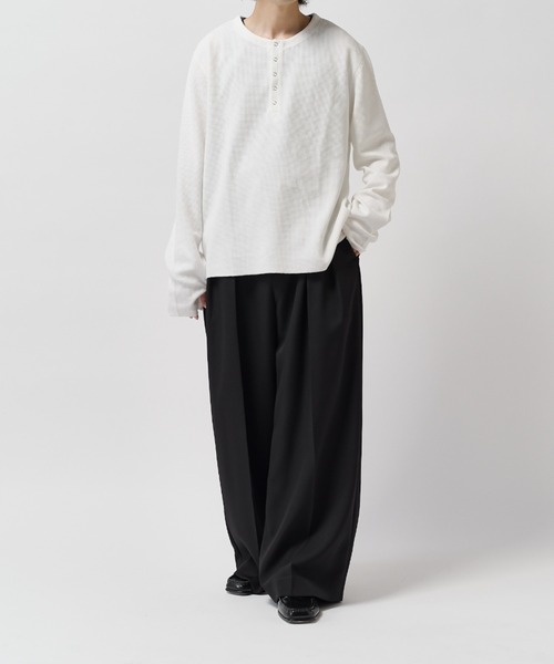 Lui's(ルイス)の「【Neucon】2-TUCK WIDE STRAIGHT SLACKS / 2タックワイドストレートスラックスパンツ(スラックス・メンズ・ブラウン/ブラック/チャコールグレー・2/1)」の7枚目の写真
