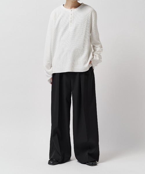 Lui's(ルイス)の「【Neucon】2-TUCK WIDE STRAIGHT SLACKS / 2タックワイドストレートスラックスパンツ(スラックス・メンズ・ブラウン/ブラック/チャコールグレー・2/1)」の6枚目の写真