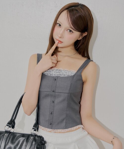 Chico（チコ）の「【セットアップ対応】レースレイヤードタンクトップ（シャツ/ブラウス・レディース・グレー/ベージュ/ブラック・FREE）」の3枚目の写真