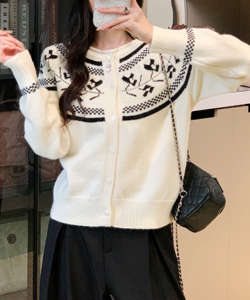 AMAJI(アマジ)の「ノルディック柄 ルーズ ニットカーディガン(カーディガン/ボレロ・レディース・ホワイト/ブラック/レッド・FREE)」の1枚目の写真