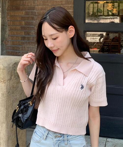 U.S. POLO ASSN.(ユーエスポロアッスン)の「◆【別注】ユーエスポロアッスン/ケーブル柄キーネックニット(ニット/セーター・レディース・ベージュ/ピンク/ホワイト・FREE)」の1枚目の写真