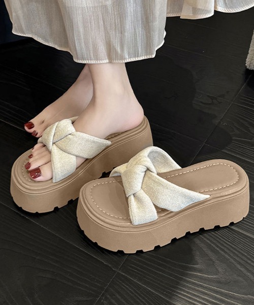 Miniministore(ミニミニストア)の「ドット柄 クロスリボン 厚底サンダル美脚(サンダル・レディース・ブラウン系1/ブラウン系2/アイボリー系1/アイボリー系2・23.0cm/23.5cm/24.0cm/24.5cm/25.0cm/22.5cm)」の4枚目の写真