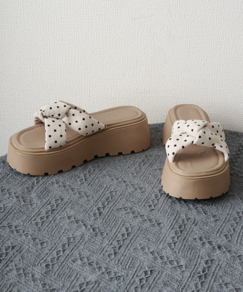 Miniministore(ミニミニストア)の「ドット柄 クロスリボン 厚底サンダル美脚(サンダル・レディース・ブラウン系1/ブラウン系2/アイボリー系1/アイボリー系2・23.0cm/23.5cm/24.0cm/24.5cm/25.0cm/22.5cm)」の12枚目の写真