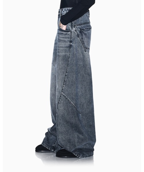 ARMANI EXCHANGE（アルマーニエクスチェンジ）の「【A|X アルマーニ エクスチェンジ】ツイステッドシーム グレーデニムパンツ_J14 TWISTED SEAM（デニムパンツ・レディース・ダークグレー・24inch/25inch/26inch/27inch/28inch/29inch/30inch）」の2枚目の写真