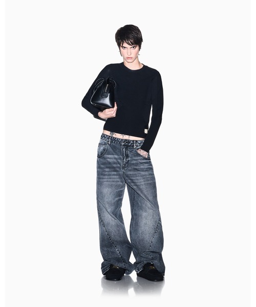 ARMANI EXCHANGE（アルマーニエクスチェンジ）の「【A|X アルマーニ エクスチェンジ】ツイステッドシーム グレーデニムパンツ_J14 TWISTED SEAM（デニムパンツ・レディース・ダークグレー・24inch/25inch/26inch/27inch/28inch/29inch/30inch）」の5枚目の写真