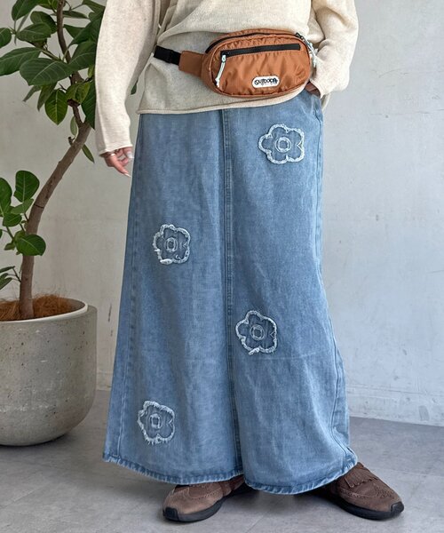 CPCM(シーピーシーエム)の「フラワー刺繍デニムスカート(スカート・レディース・ブルー/ブラック・FREE)」の13枚目の写真