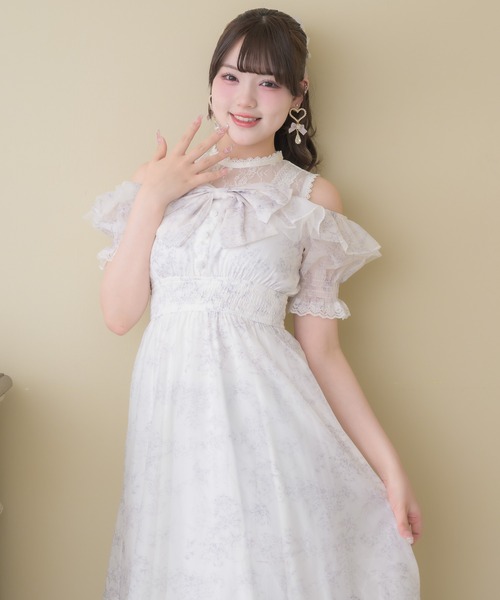 ROJITA(ロジータ)の「肩開きリボン花柄ロングワンピース(ワンピース・レディース・アイボリー/ピンク/ブルー・FREE)」の8枚目の写真