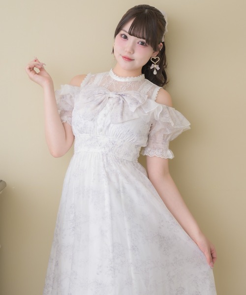 ROJITA(ロジータ)の「肩開きリボン花柄ロングワンピース(ワンピース・レディース・アイボリー/ピンク/ブルー・FREE)」の9枚目の写真