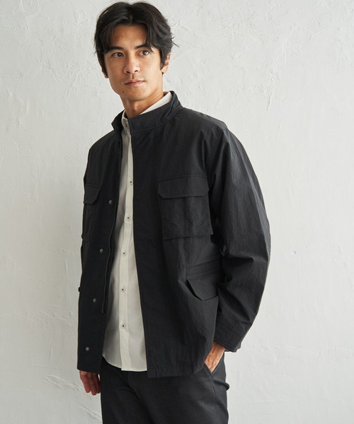 ikka(イッカ)の「ユーティリティスタンドブルゾン(ブルゾン・メンズ・ベージュ/ブラック/カーキ・XL/L/M)」の1枚目の写真