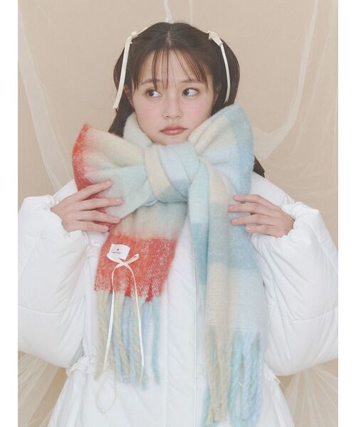 merry jenny（メリージェニー）の「fluffy ribbonチェックマフラー（マフラー・レディース・クリーム/ブルー/レッド・FREE）」の3枚目の写真