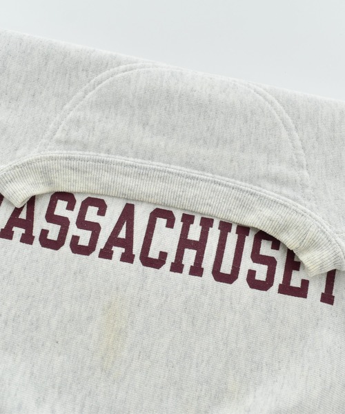 LABORATORY R(ラボラトリーアール)の「【USED】Y2K Champion “UNIVERSITY OF MASSACHUSETTS” リバースウィーブ スウェット(スウェット・メンズ・グレー・XX-LARGE)」の4枚目の写真