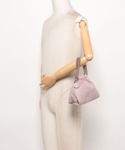 STELLA McCARTNEY(ステラマッカートニー)の「Falabella Mini Drawstring Bag / ファラベラ ミニ ドローストリング バッグ(ショルダーバッグ・レディース・ピンク系その他・ONE SIZE)」の6枚目の写真