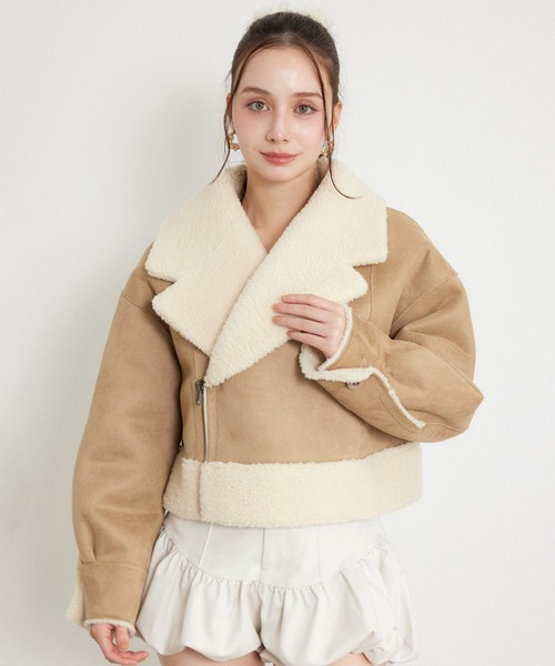 rienda(リエンダ)の「【≠ME 鈴木瞳美さん着用】リバーシブルフェイクムートンジャケット 秋服 冬服(ムートンコート・レディース・ブラック/キャメル/アイボリー・MEDIUM/SMALL)」の3枚目の写真