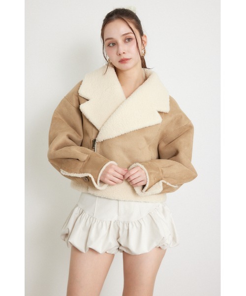 rienda(リエンダ)の「【≠ME 鈴木瞳美さん着用】リバーシブルフェイクムートンジャケット 秋服 冬服(ムートンコート・レディース・ブラック/キャメル/アイボリー・MEDIUM/SMALL)」の4枚目の写真