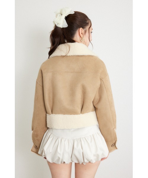 rienda(リエンダ)の「【≠ME 鈴木瞳美さん着用】リバーシブルフェイクムートンジャケット 秋服 冬服(ムートンコート・レディース・ブラック/キャメル/アイボリー・MEDIUM/SMALL)」の11枚目の写真