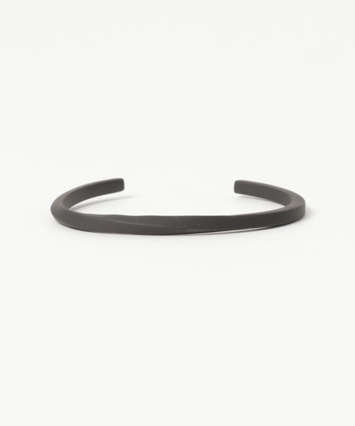 Vaya Con Dios（ヴァヤコンディオス）の「【VayaConDios/ヴァヤコンディオス】ステンレス製ソフトツイストバングル（バングル/リストバンド・メンズ・ブラック/ゴールド/シルバー/ピンクゴールド・FREE）」の9枚目の写真