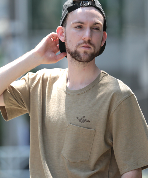 Denime（ドゥニーム）の「【取扱店舗限定】USAスラブビッグシルエットプリントポケットTシャツ（Tシャツ/カットソー・メンズ・カーキ/ブラック/ホワイト/ブラウン・MEDIUM/LARGE/SMALL）」の12枚目の写真