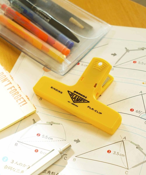 PENCO（ペンコ）の「クリップ penco ペンコ プラクリップ ブッククリップ 紙挟み 袋留め 書類整理（ステーショナリー・レディース・ネイビー/ブラウン/レッド/カーキ/アイボリー/ブラック/イエロー/グレー/ライトブルー/オレンジ/ミント/グリーン系その他/クリア/クリアグリーン/クリアブルー/クリアレッド/クリアイエロー/イエロー系その他/クリアブラック/ブルー/ピンク・FREE）」の14枚目の写真