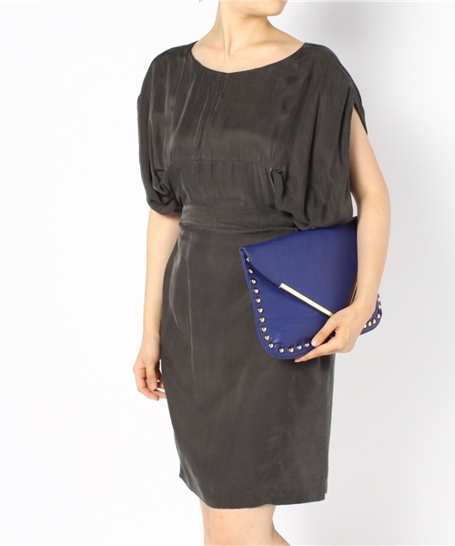 ROSE BUD（ローズバッド）の「YZ2342D STUDS TRIM CLUTCH BAG（クラッチバッグ・レディース・ブラック/ロイヤルブルー・ONE SIZE）」の6枚目の写真