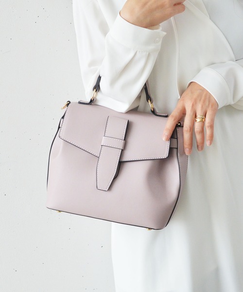 styiro（スタイロ）の「ベルトフラップ 2WAY ショルダーハンドバッグ / 再入荷（ハンドバッグ・レディース・ブラック/イエロー/アイボリー/ピンク/モカ/レッド/ブラウン/ネイビー/テラコッタ/ライトブルー/ライトグリーン/オレンジ/シルバー/フューシャピンク/ライトベージュ/オレンジ系その他/グリーン/ピンク系その他/イエロー系その他/パープル/ボルドー/ブラック系その他/ライトピンク/キャメル/ターコイズブルー/ブルー/ミント/ブルーグレー・FREE）」の20枚目の写真