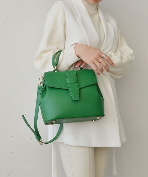 styiro（スタイロ）の「ベルトフラップ 2WAY ショルダーハンドバッグ / 再入荷（ハンドバッグ・レディース・ブラック/イエロー/アイボリー/ピンク/モカ/レッド/ブラウン/ネイビー/テラコッタ/ライトブルー/ライトグリーン/オレンジ/シルバー/フューシャピンク/ライトベージュ/オレンジ系その他/グリーン/ピンク系その他/イエロー系その他/パープル/ボルドー/ブラック系その他/ライトピンク/キャメル/ターコイズブルー/ブルー/ミント/ブルーグレー・FREE）」の9枚目の写真