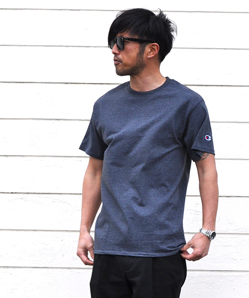 Champion(チャンピオン)の「チャンピオン/Championクルーネック無地半袖Tシャツ(Tシャツ/カットソー・メンズ・ホワイト/チャコールグレー/ブラック/ダークグリーン/ネイビー/マスタード/杢グレー/マルーン・SMALL/MEDIUM/LARGE/X-LARGE)」の4枚目の写真