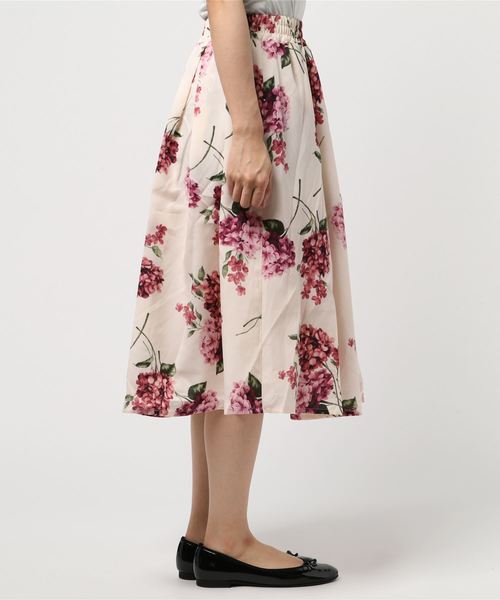 KOBE LETTUCE（コウベレタス）の「ミディアム丈花柄タックフレアスカート レディース ボトムス [M2144]神戸レタス（スカート・レディース・ネイビー/オフホワイト/イエロー・FREE）」の5枚目の写真