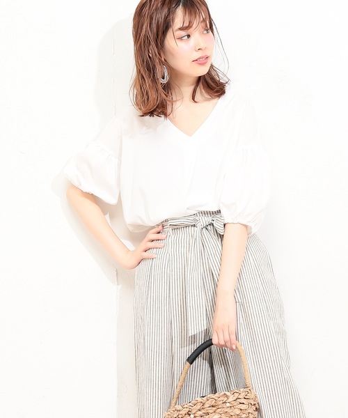 natural couture（ナチュラルクチュール）の「ボリューム袖Ｖネックブラウス（シャツ/ブラウス・レディース・ブラック/ドット/ピンク/ベージュ/ターコイズブルー/オフホワイト・FREE）」の10枚目の写真