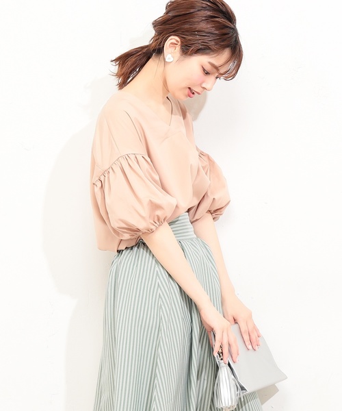 natural couture（ナチュラルクチュール）の「ボリューム袖Ｖネックブラウス（シャツ/ブラウス・レディース・ブラック/ドット/ピンク/ベージュ/ターコイズブルー/オフホワイト・FREE）」の14枚目の写真