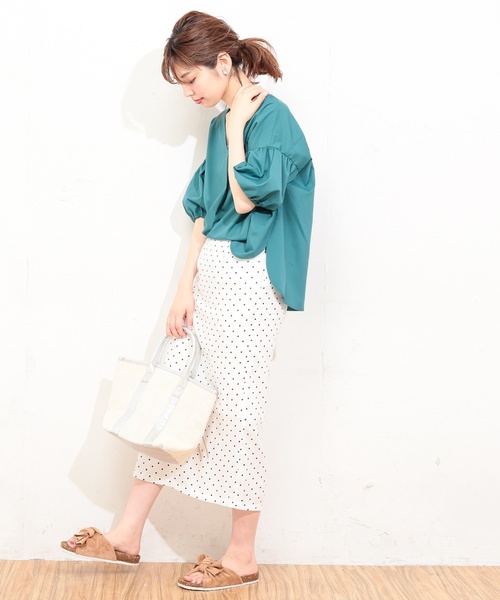 natural couture（ナチュラルクチュール）の「ボリューム袖Ｖネックブラウス（シャツ/ブラウス・レディース・ブラック/ドット/ピンク/ベージュ/ターコイズブルー/オフホワイト・FREE）」の15枚目の写真