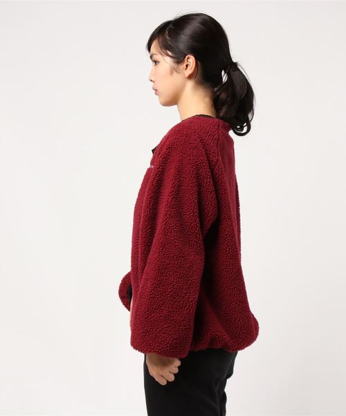 CONVERSE(コンバース)の「<コンバース>ロゴ刺しゅう入りボアブルゾン(ブルゾン・レディース・ブラック/アイボリー/ボルドー・MEDIUM/LARGE)」の4枚目の写真