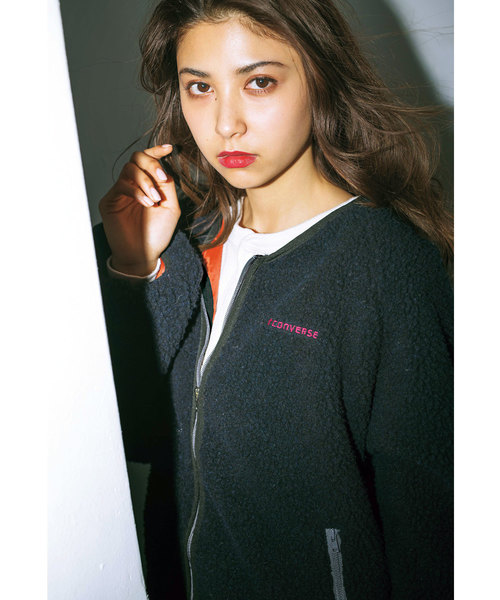 CONVERSE(コンバース)の「<コンバース>ロゴ刺しゅう入りボアブルゾン(ブルゾン・レディース・ブラック/アイボリー/ボルドー・MEDIUM/LARGE)」の1枚目の写真