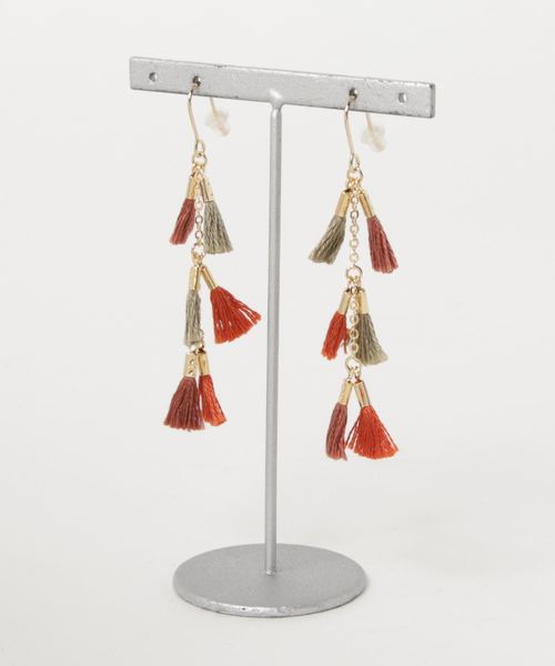 AMERICAN HOLIC（アメリカンホリック）の「タッセルピアス（ピアス（両耳用）・レディース・アイボリー/オレンジ・FREE）」の2枚目の写真