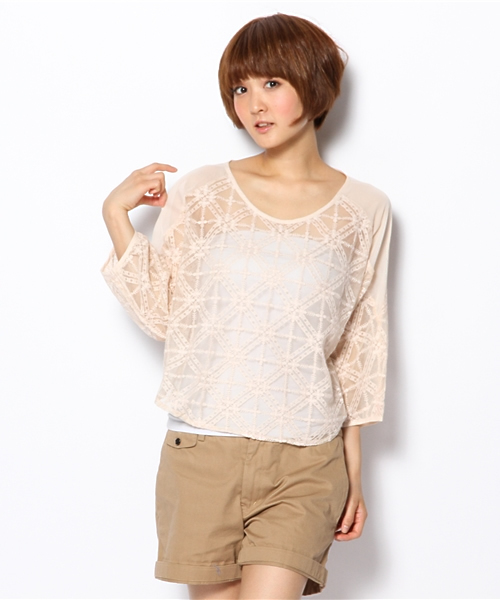 mystic(ミスティック)の「【web限定価格】エンブロイダリーチュールP/O(シャツ/ブラウス・レディース・グレー/ベージュ/オフホワイト/ブラック・フリ-)」の2枚目の写真