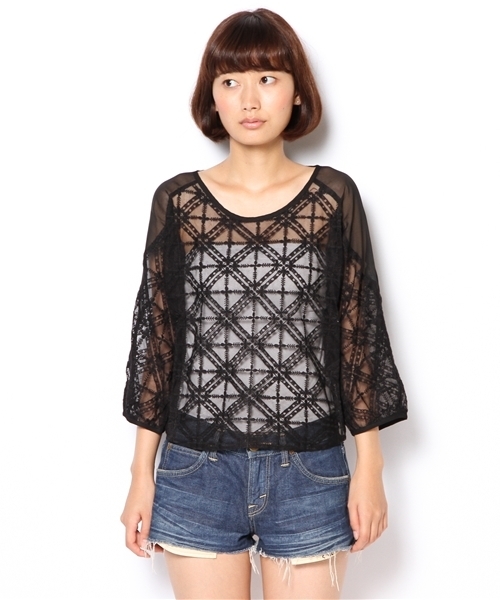 mystic(ミスティック)の「【web限定価格】エンブロイダリーチュールP/O(シャツ/ブラウス・レディース・グレー/ベージュ/オフホワイト/ブラック・フリ-)」の7枚目の写真