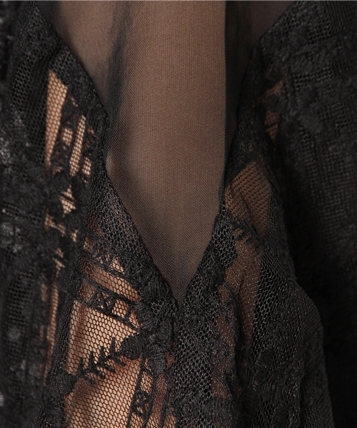 mystic(ミスティック)の「【web限定価格】エンブロイダリーチュールP/O(シャツ/ブラウス・レディース・グレー/ベージュ/オフホワイト/ブラック・フリ-)」の10枚目の写真