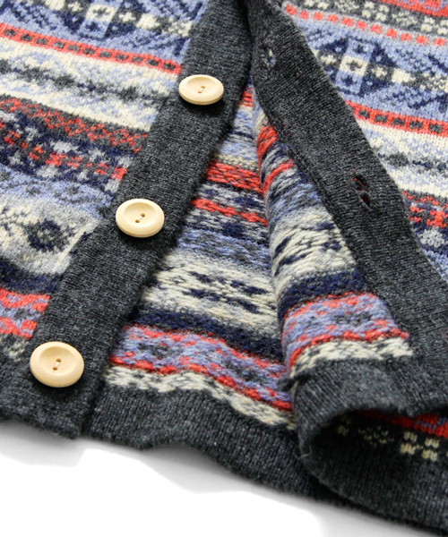 URBAN RESEARCH DOORS MENS（アーバンリサーチ ドアーズ メンズ）の「DOORS フェアアイルVカーデ（カーディガン/ボレロ・メンズ・チャコール/ベージュ/ボルドー・38/40）」の8枚目の写真