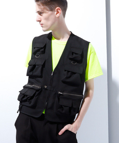 EMMA CLOTHES(エマクローズ)の「TRミリタリートラベルベスト(ベスト・メンズ・ブラック/ベージュ・M/L)」の2枚目の写真