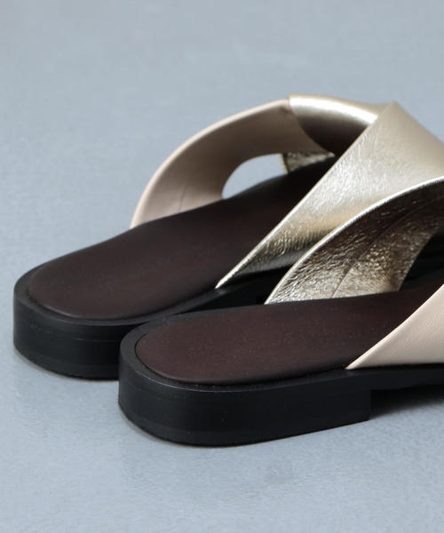 MAURO de BARI（マウロディバリ）の「＜MAURO de BARI＞LEATHER SANDALS/サンダル（サンダル・レディース・ゴールド/ブラック・36/37/38）」の8枚目の写真